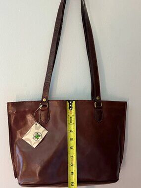 Leather Craftsman from Rome Italy Women’s Leather Shoulder Bags